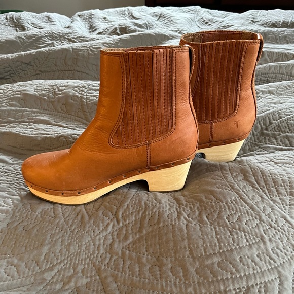 Frye Millie Platform Boot - Picture 2 of 4